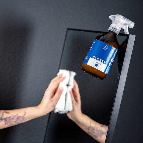 GLOSSY-Anwendung-Spiegel2